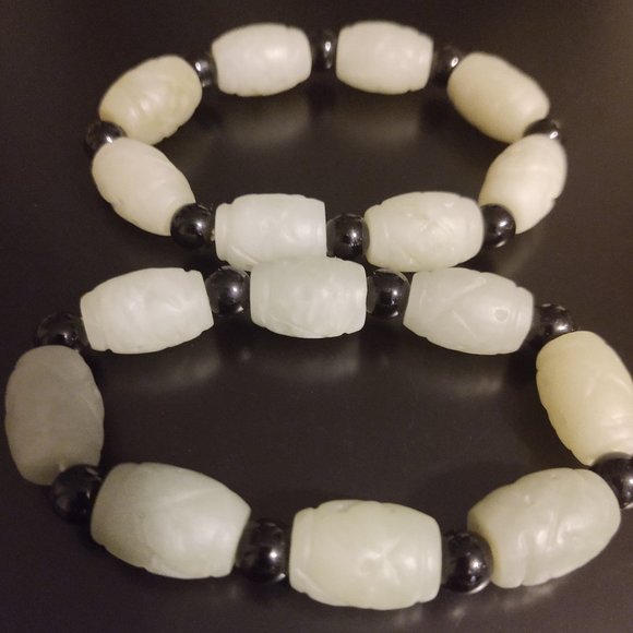 Pair of Genuine Jade Stretch Bracelets with Onyx Spacers - Picture 1 of 3